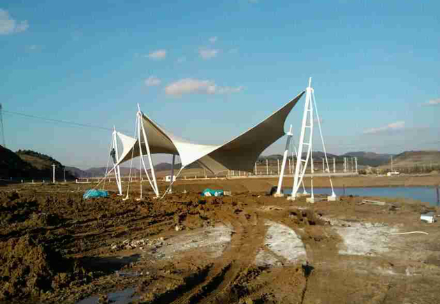 內(nèi)蒙古張拉膜搭建人數(shù)配置是怎樣的呢？
